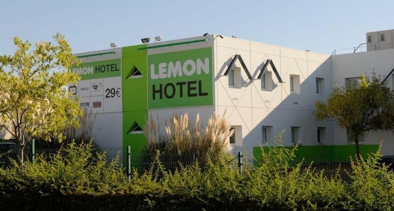 Lemon Hotel - Mery Sur Oise/Cergy Esterno foto